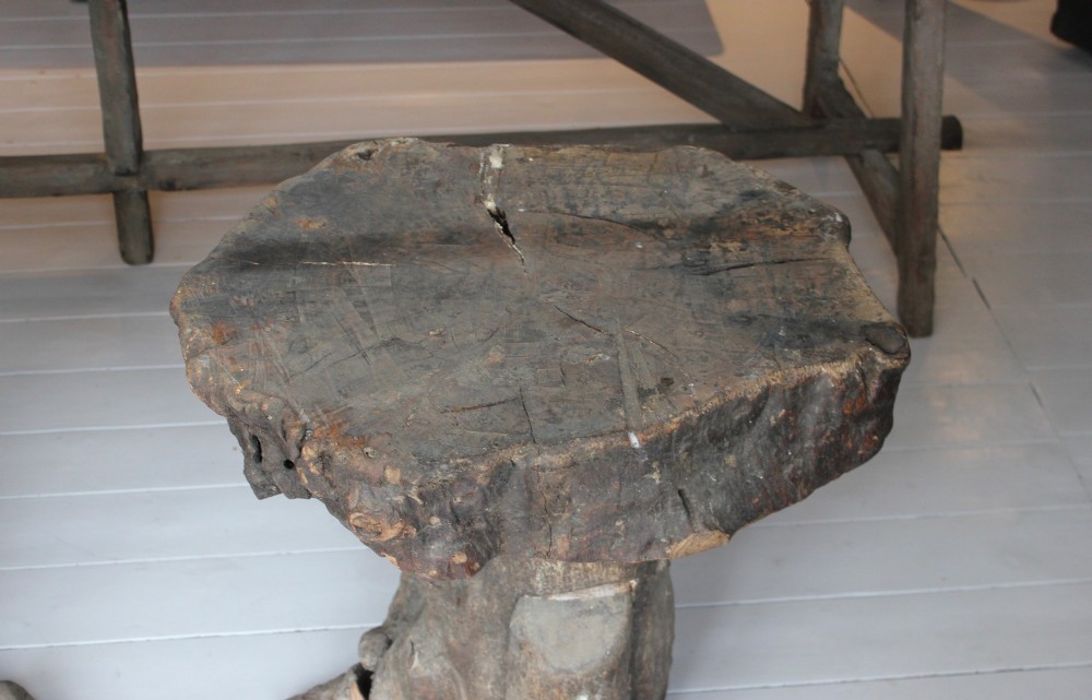 Poor of 19th century grotto tables View III