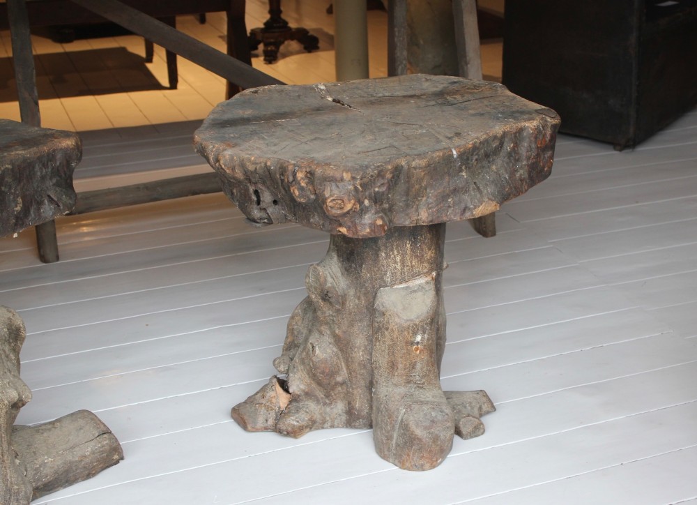 Poor of 19th century grotto tables View VI