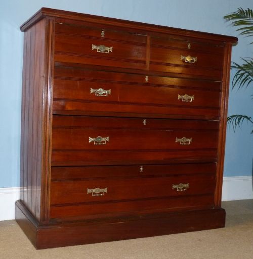Late Victorian Walnut Chest of Drawers