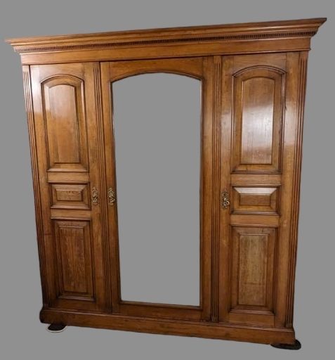 Large Edwardian Oak Three Door Wardrobe