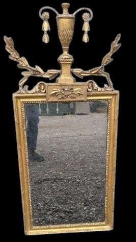 A LATE 19TH CENTURY GILT MIRROR - ADDITIONAL PHOTO 5