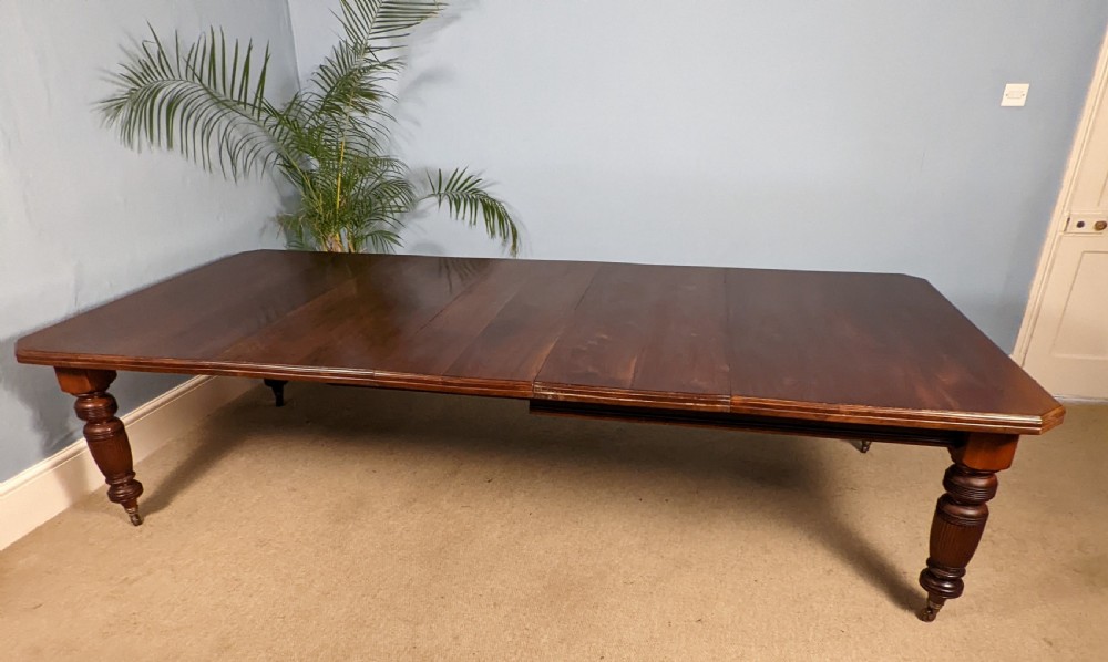 Late Victorian, 12 seater, extending dining table. View III