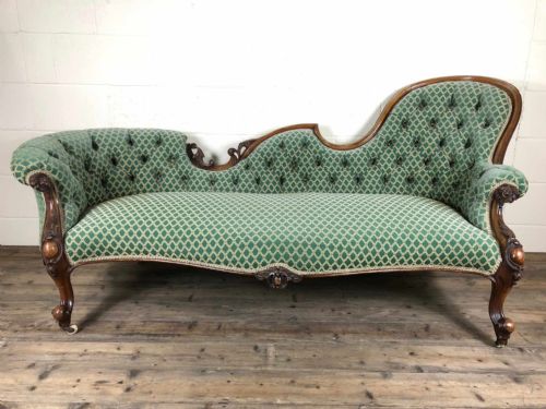 Decorative 19th Century Victorian Walnut Sofa