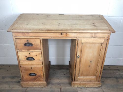 fig 1. Late 19th Century Pine Knee Hole Desk