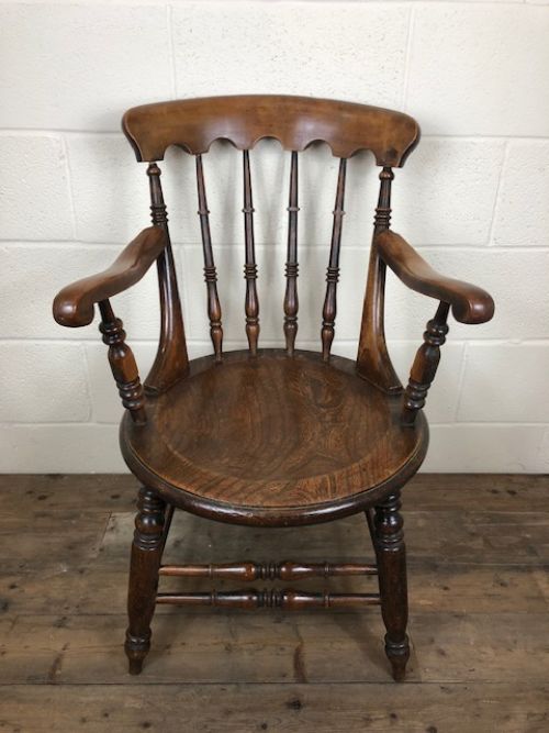 fig 1. 19th Century Ash and Elm Circular Seat Smoker’s Bow Chair