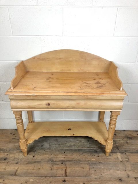 fig 1. Victorian Stripped Pine Country Style Washstand