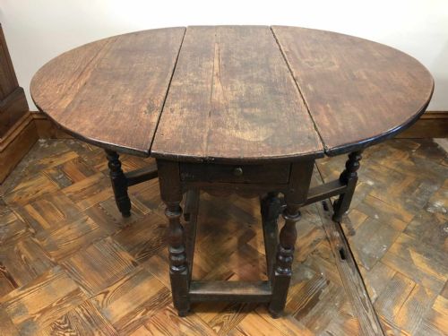 Early Georgian Welsh Oak Gateleg Table