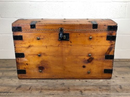 fig 1. Studded Pine Dome Top Trunk