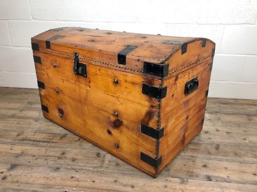 Studded Pine Dome Top Trunk