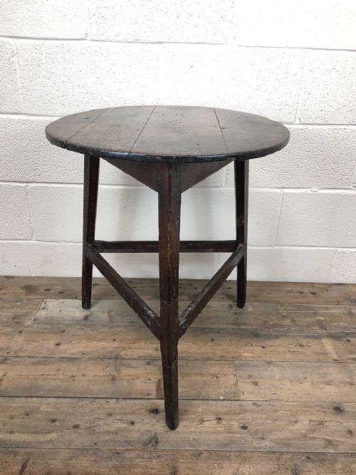 Early 19th Century Welsh Oak and Pine Cricket Table