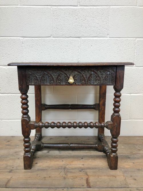 Early 18th Century Oak Side Table on Turned Legs