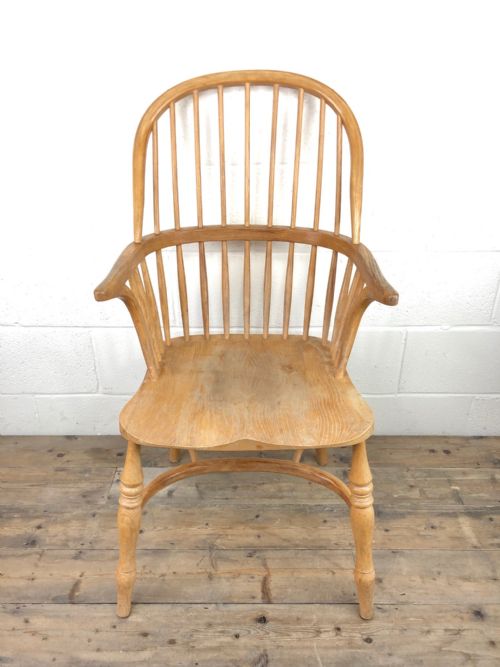 fig 1. Beech and Elm Windsor Armchair with Crinoline Stretcher