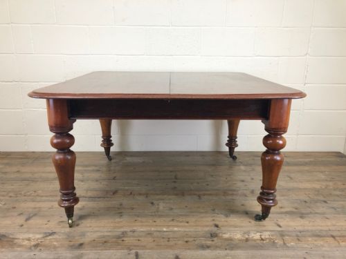 Victorian Mahogany Extendable Dining Table