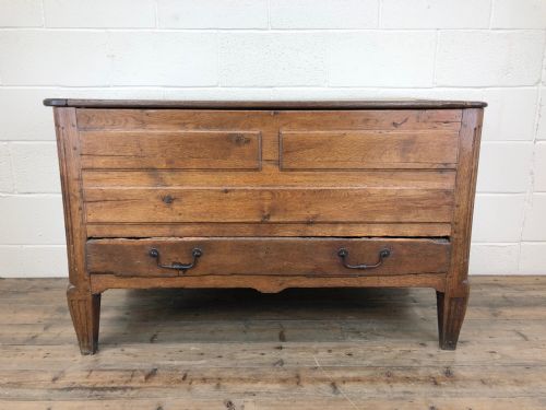 18th Century Oak Coffer with Cleated Plank Lid