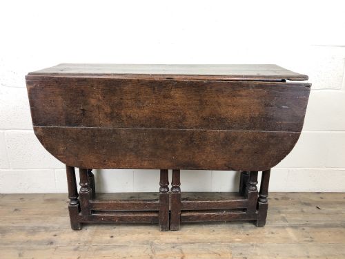 Early 18th Century Oak Gate Leg Table