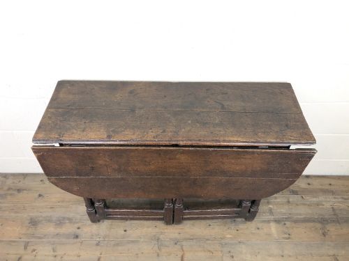 fig 1. Early 18th Century Oak Gate Leg Table