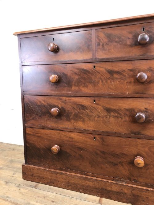 fig 1. Victorian Mahogany Chest of Drawers