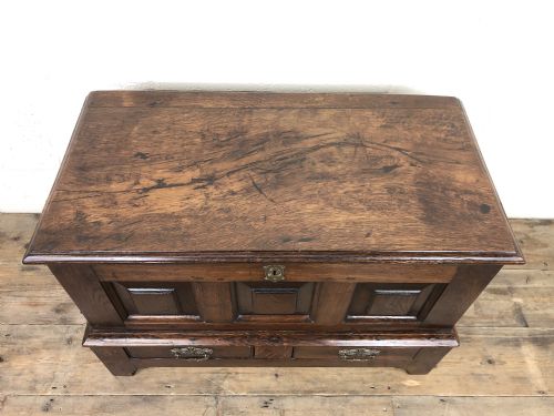 fig 1. Antique Welsh Oak Coffer Bach