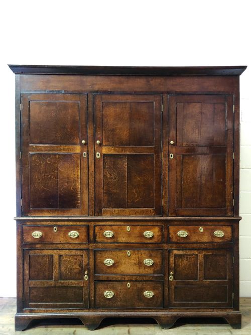 Late 18th Century Welsh Oak Cupboard
