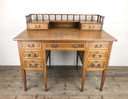 fig 1. Edwardian Antique Oak Kneehole Desk
