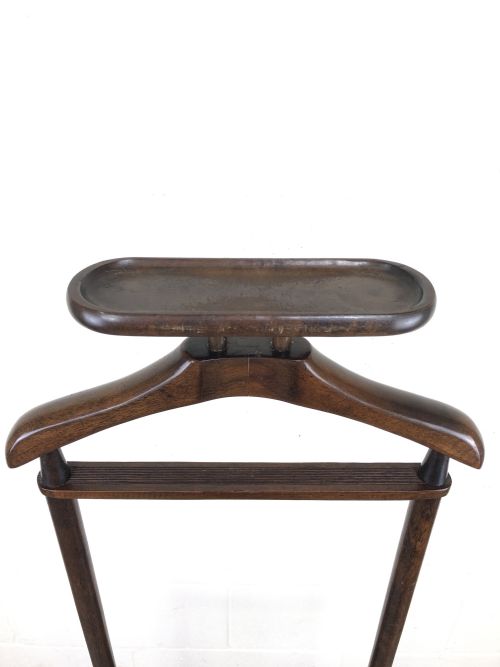 fig 1. Vintage Mahogany Gentleman’s Valet Stand