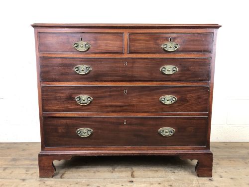fig 1. George III Mahogany Chest of Drawers