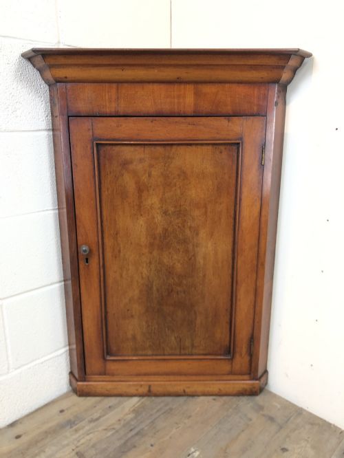 Victorian Mahogany Wall Hanging Corner Cupboard