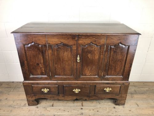 fig 2. 18th Century Welsh Oak Carmarthenshire Coffer