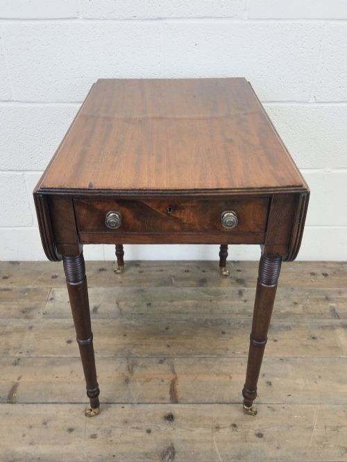 fig 1. Georgian Mahogany Drop Leaf Side Table