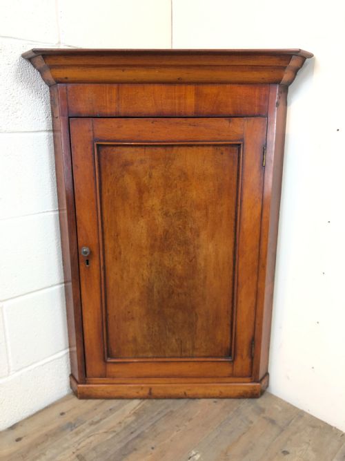 Victorian Mahogany Wall Hanging Corner Cupboard