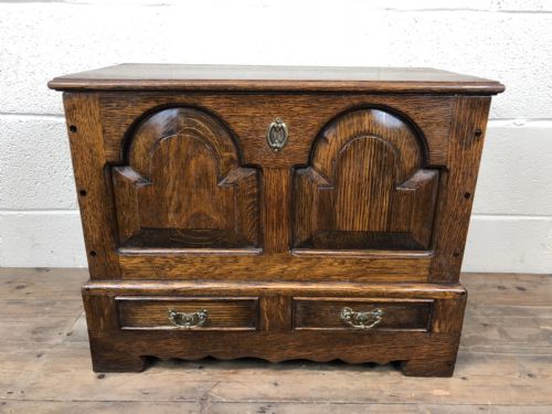 Antique 18th Century Style Welsh Oak Coffer Bach
