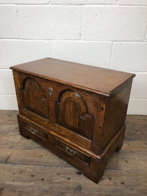 fig 1. Antique 18th Century Style Welsh Oak Coffer Bach