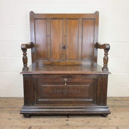 Early 20th Century Oak Settle Bench