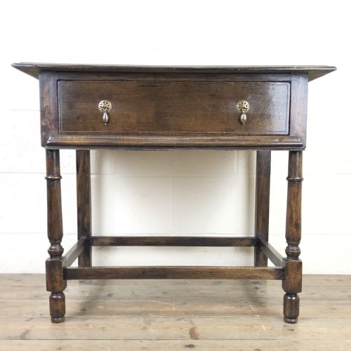 Early 20th Century English Oak Side Table
