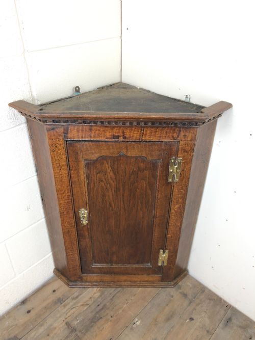 fig 1. 19th Century Oak Single Door Corner Cupboard