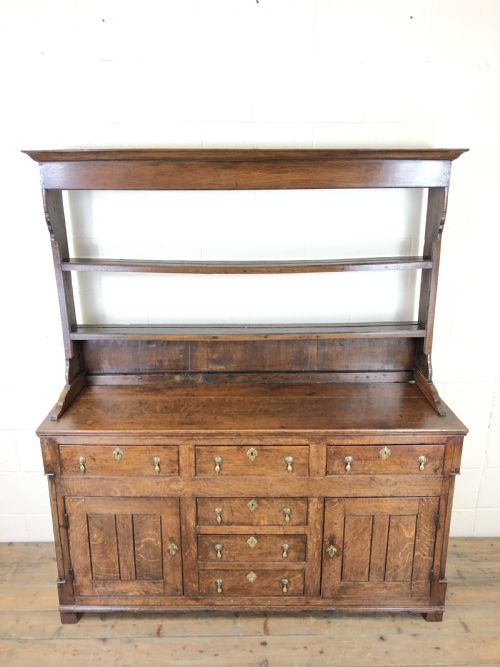 fig 1. 18th Century Welsh Oak Dresser
