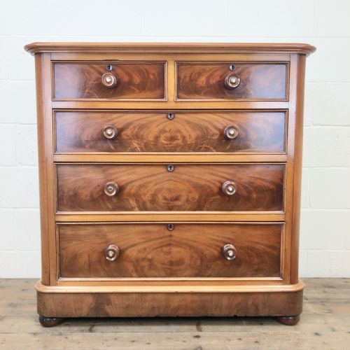 Victorian Mahogany Straight Fronted Chest