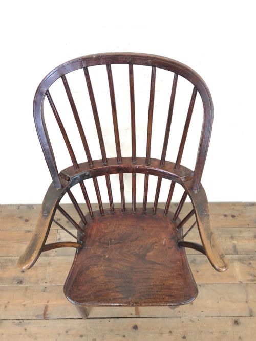 fig 1. 19th Century Elm and Ash Windsor Chair