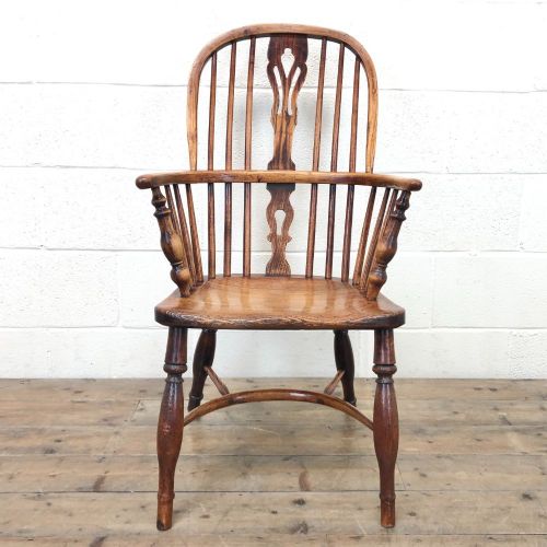 Antique Windsor Armchair in Elm and Ash
