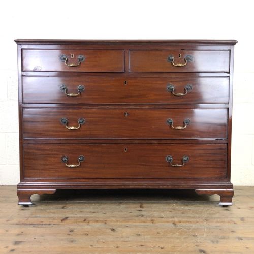 Mahogany Chest of Drawers on Bracket Feet
