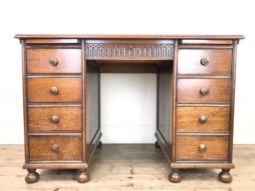 fig 2. Early 20th Century Oak Kneehole Desk
