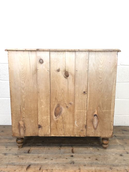 fig 1. Antique Country Pine Chest of Drawers