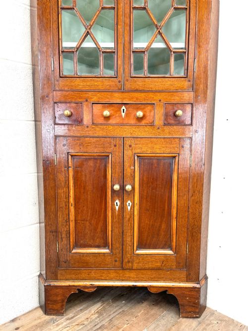 fig 1. Georgian Welsh Oak Corner Cupboard 