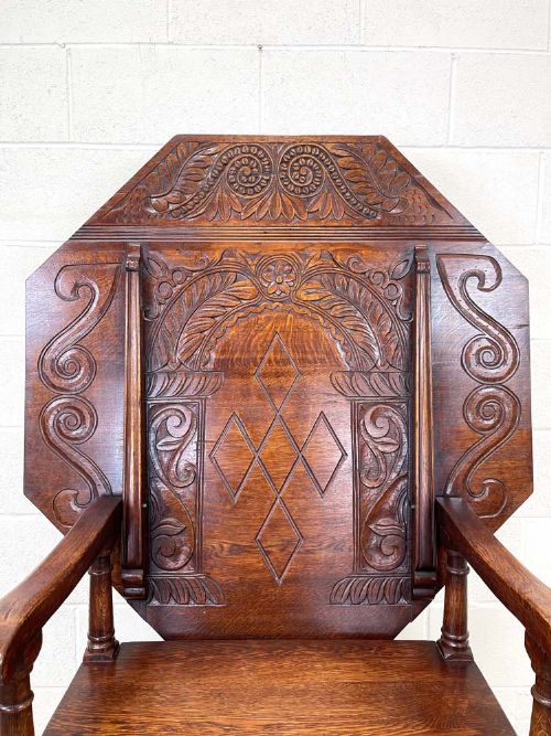 fig 2. Large Early 20th Century Antique Oak Monk’s Seat