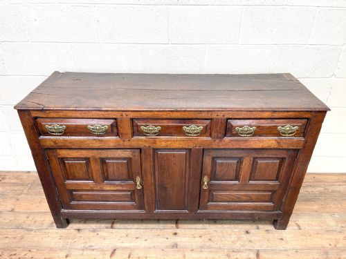 fig 2. 18th Century Welsh Oak Dresser Base