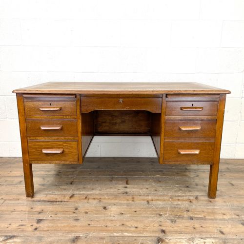 Early 20th Century Antique Oak Pedestal Desk