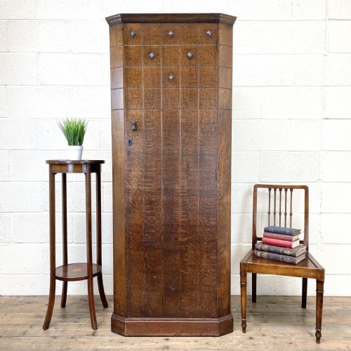 fig 1. EARLY 20TH CENTURY ANTIQUE OAK HALL CUPBOARD