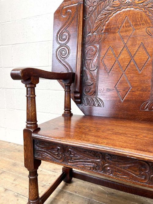fig 2. LARGE EARLY 20TH CENTURY ANTIQUE OAK MONK’S SEAT