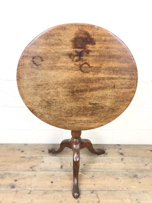 fig 1. ANTIQUE MAHOGANY SNAP TOP TABLE