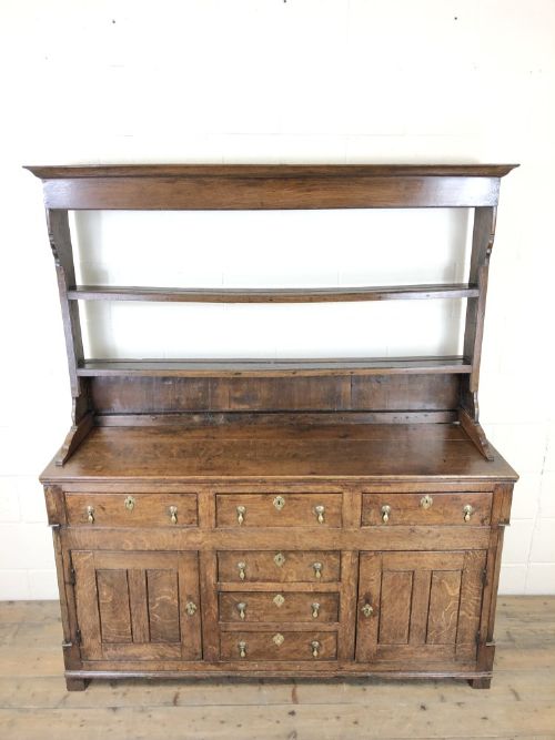 fig 1. 18TH CENTURY WELSH OAK DRESSER